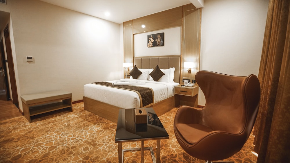 Executive Room - Photo 5
