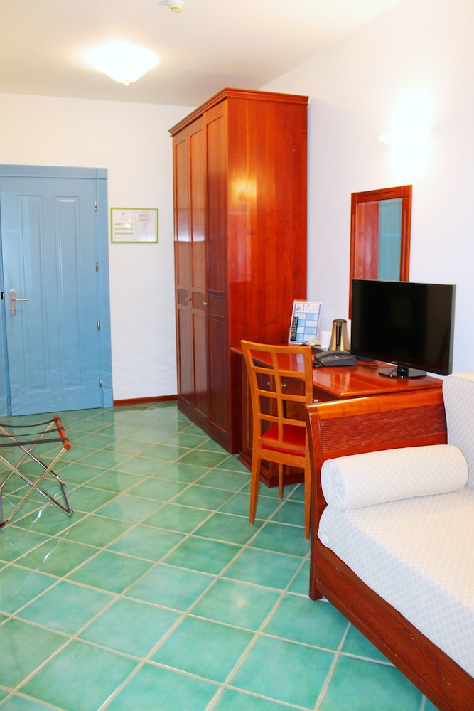 Comfort Double Room, Partial Sea View photo 3