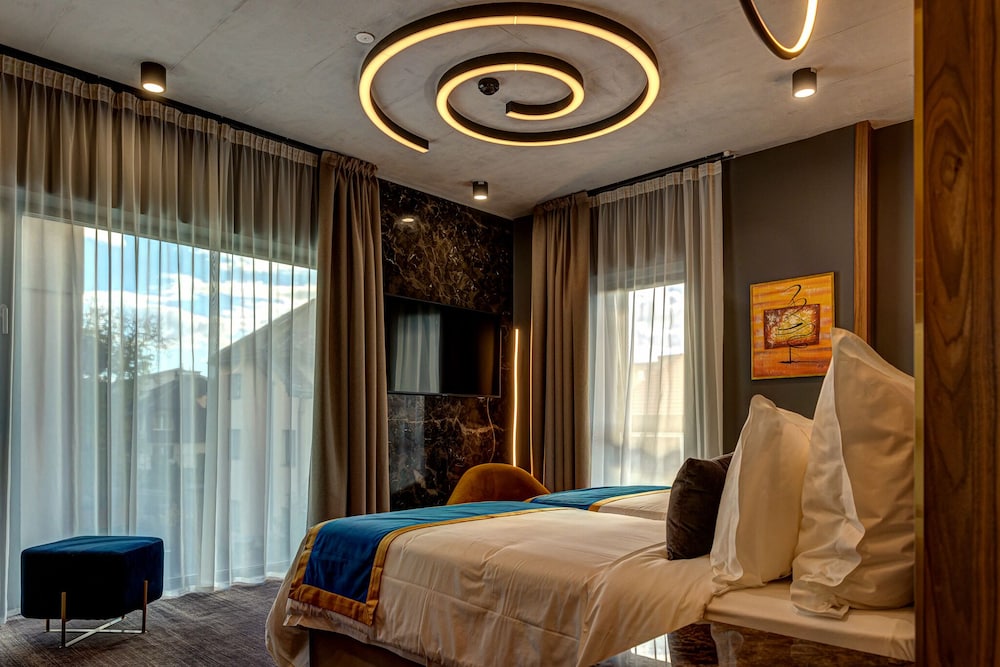 Deluxe Double or Twin Room - Photo 2