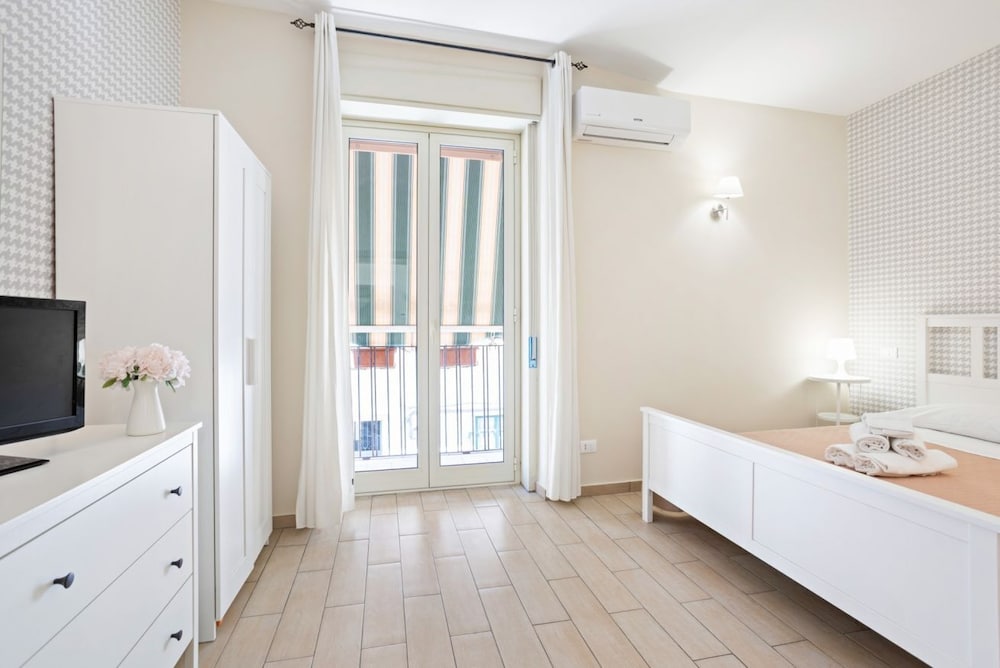 Apartment, 1 Bedroom (White)