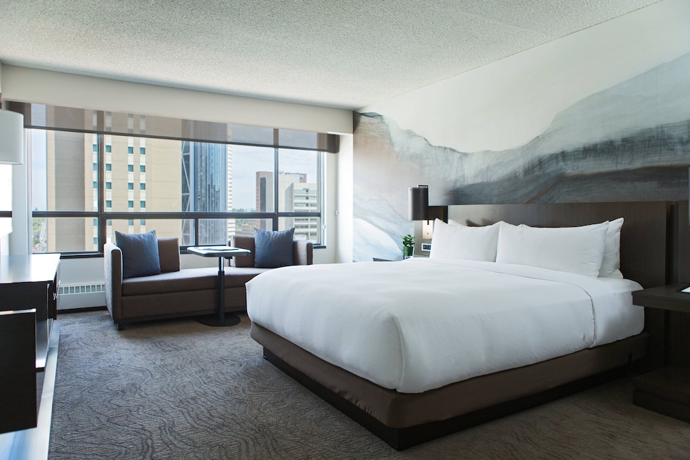 Suite, 1 Bedroom, Corner (Corner) - Photo 6