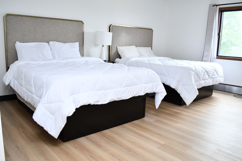 Standard Room, 2 Queen Beds photo 1