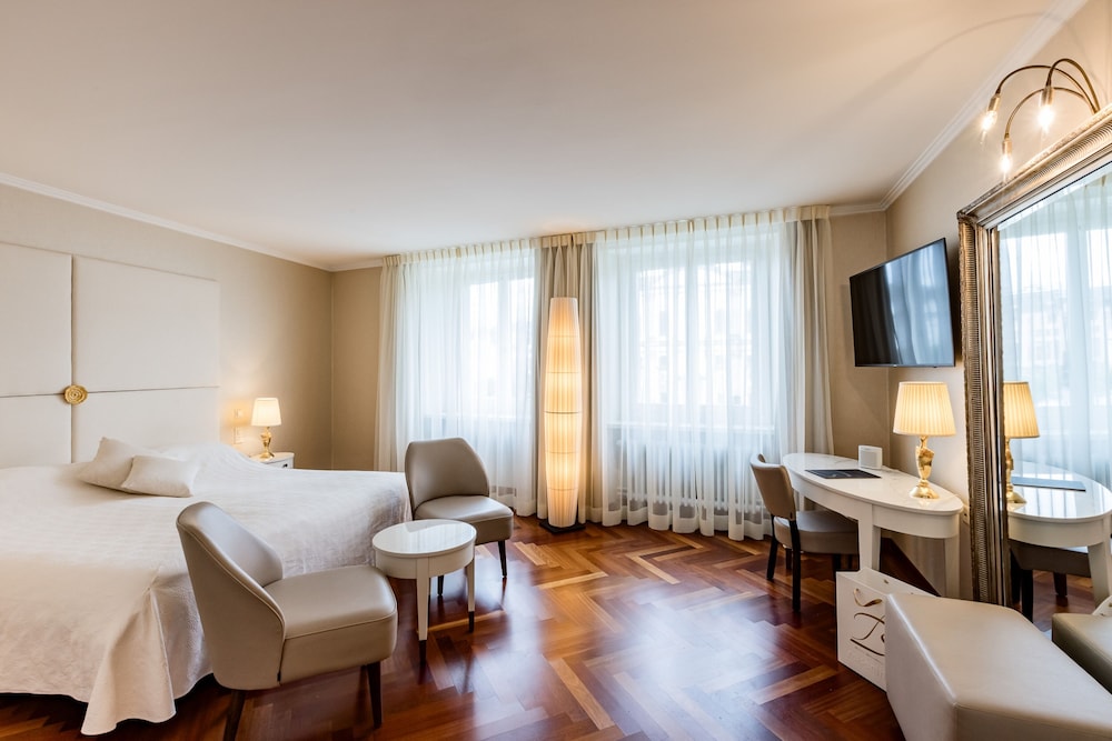 Triple Room, River View - Photo 1