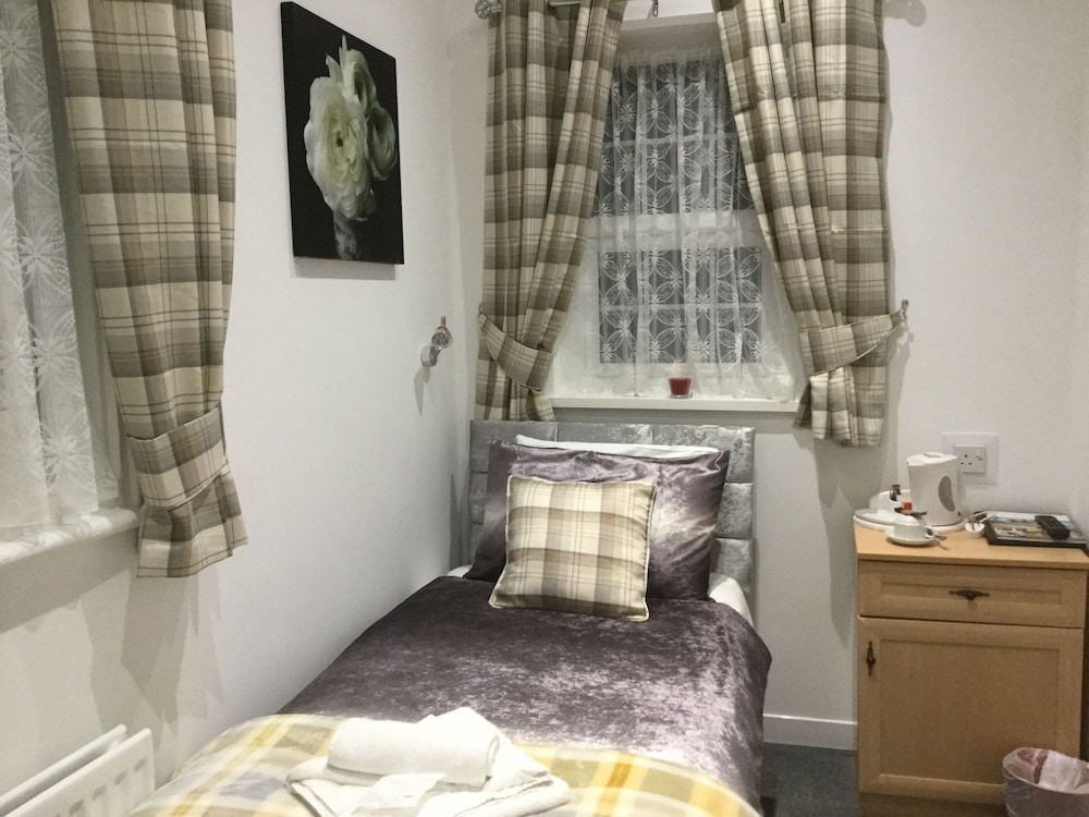 Rear Facing Luxury Single Room photo 3