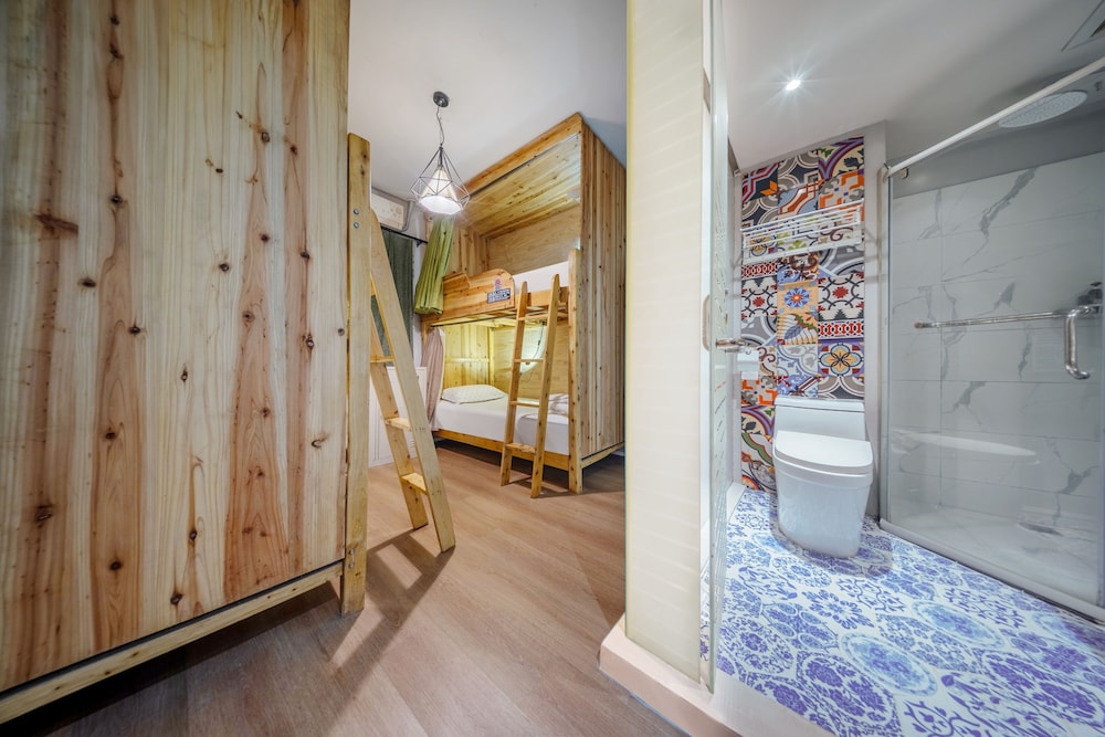 Traditional Shared Dormitory, Mixed Dorm