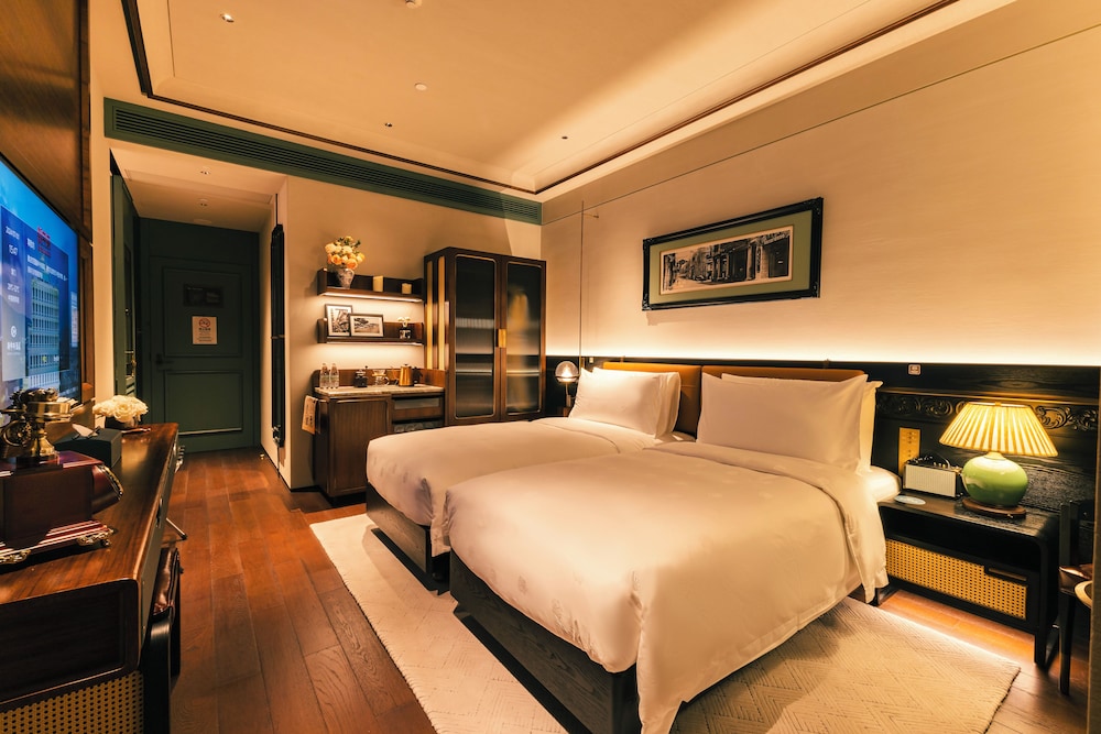 Elite Room, 2 Twin Beds, City View photo 3