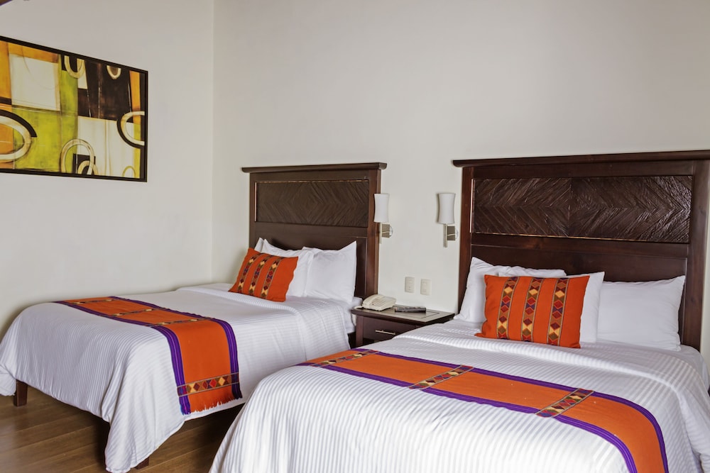Standard Suite, 2 Double Beds photo 3