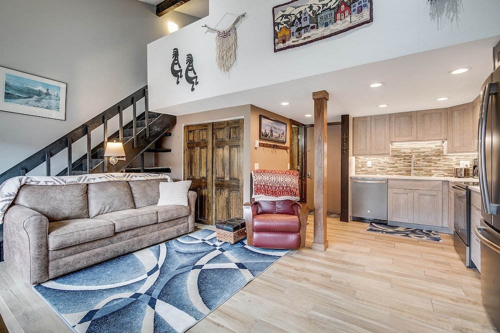 Standard Condo, 1 Bedroom, Fireplace, Mountain View photo 2