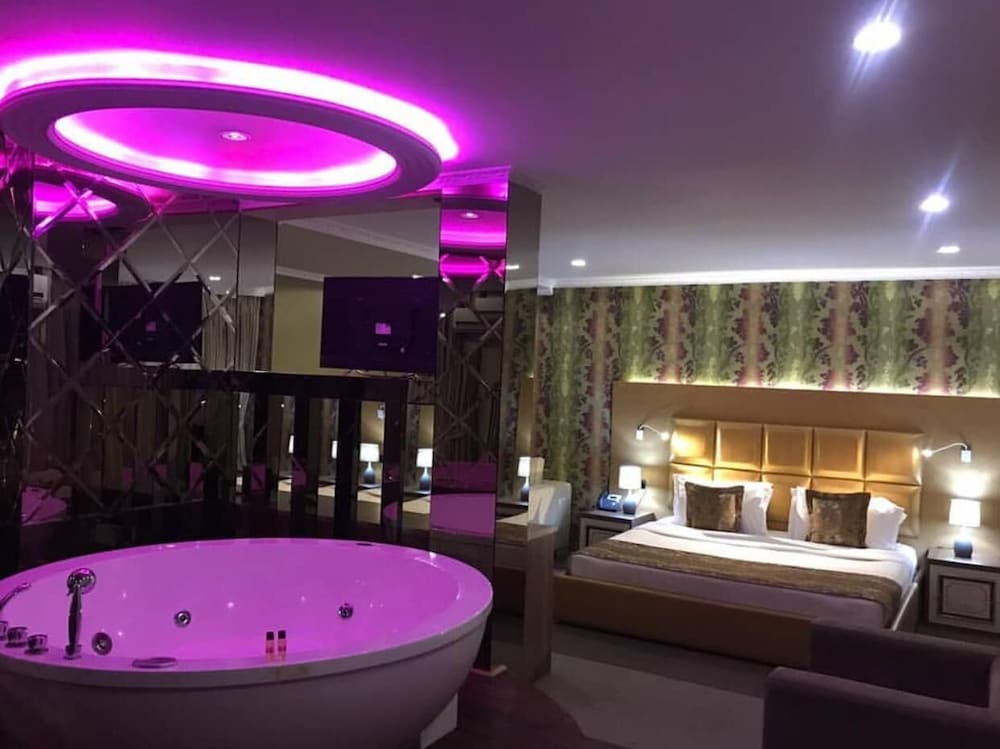 Deluxe Suite, 1 Queen Bed