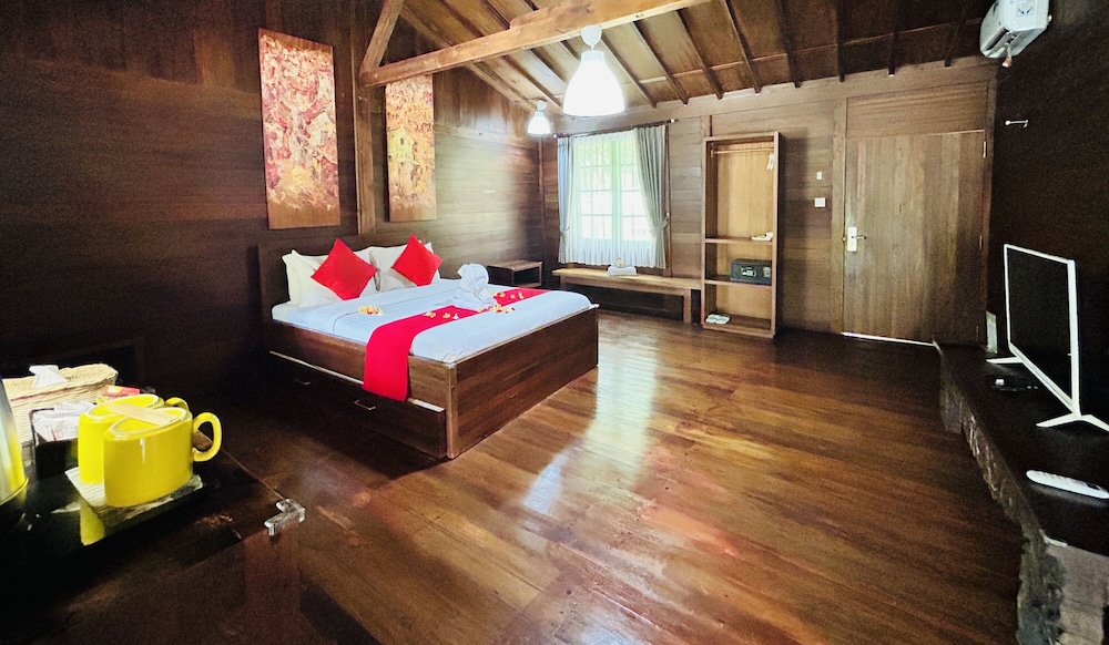 Family Room, Garden View