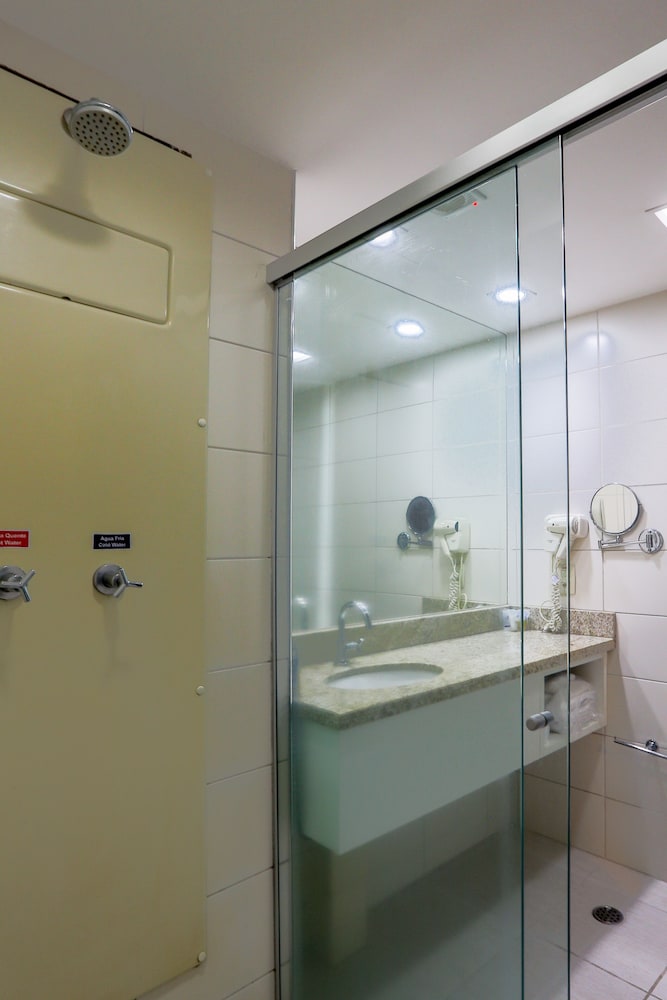 Standard Twin Room - Photo 5