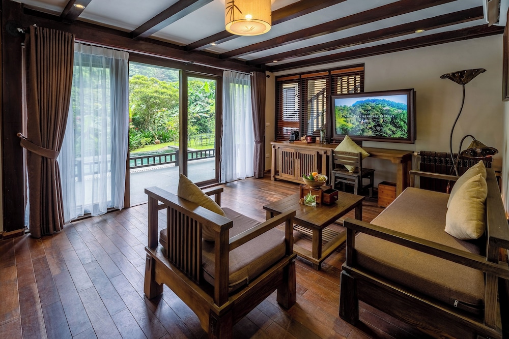 5 Bedroom Pool Villa