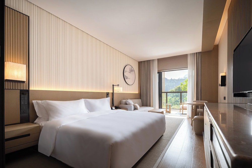 Room, 1 King Bed, River View photo 1