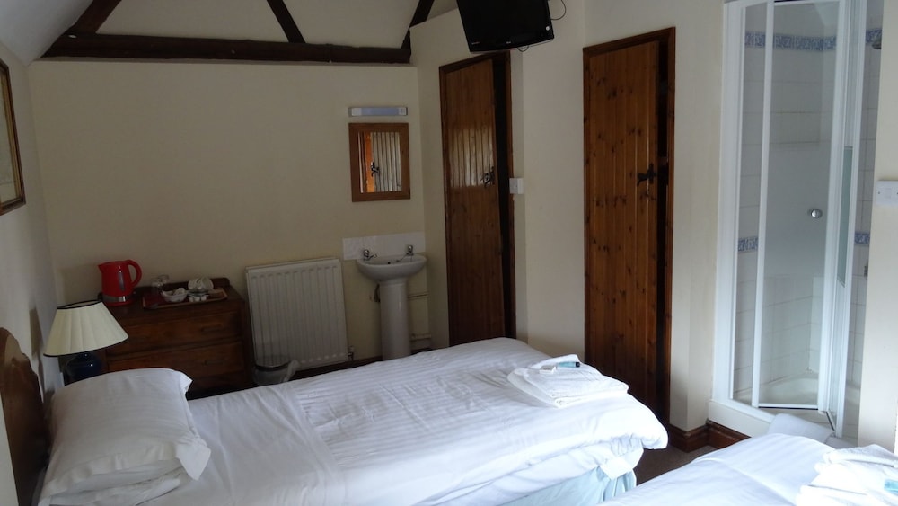 Double Room (Room 25/ Room 26) photo 2