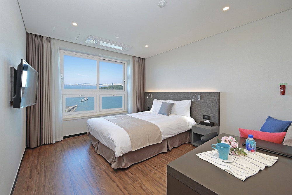 Randomly Assigned (Rooms Are Randomly Assigned Upon Check-In, 5pm Check-In) - Photo 3