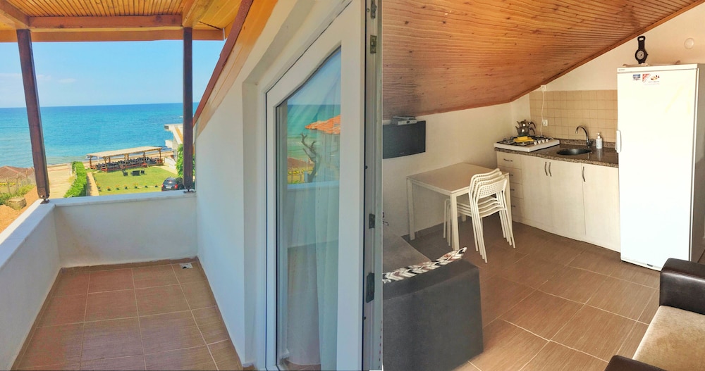 Family Apartment, Sea View, Beachside photo 2