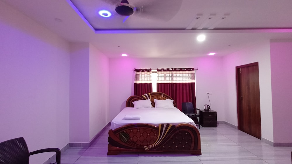 Royal Room photo 1
