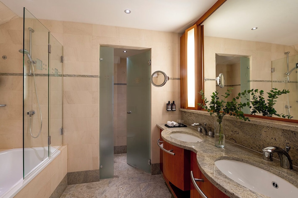 Tower Suite Tower Suite