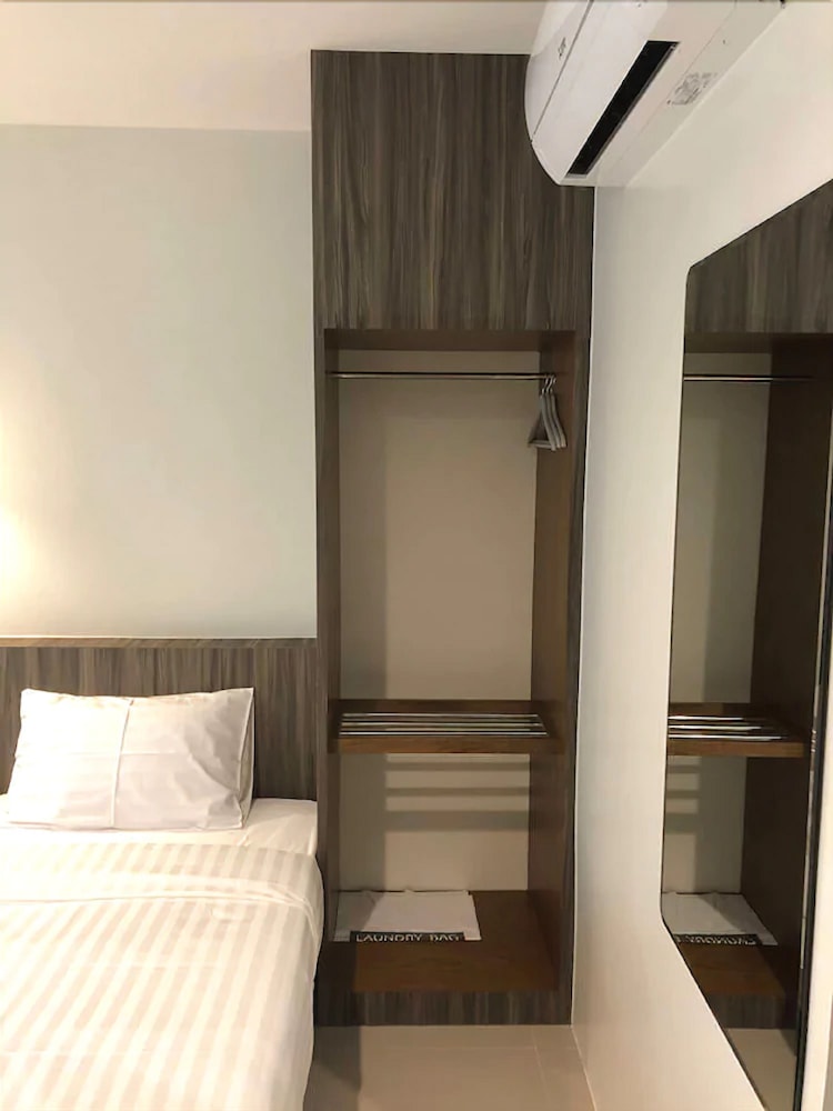 Basic Twin Room - Photo 2