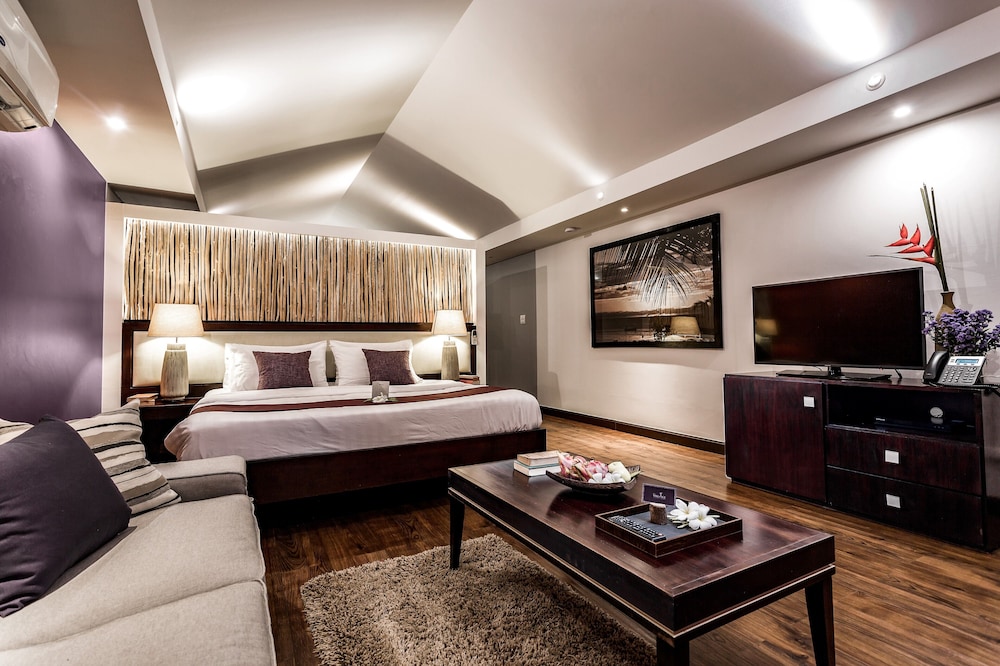 Suite (Outdoor Jacuzzi) - Photo 2