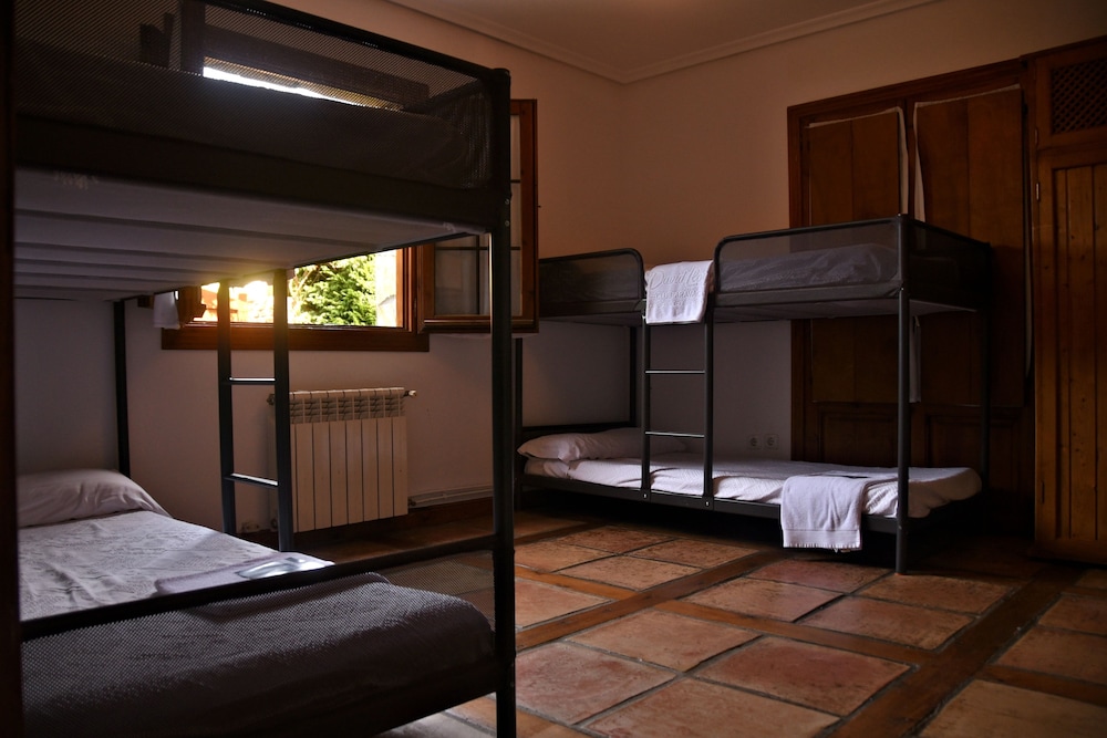 Shared Dormitory, Mixed Dorm, Shared Bathroom (+ Surf Course ) photo 2
