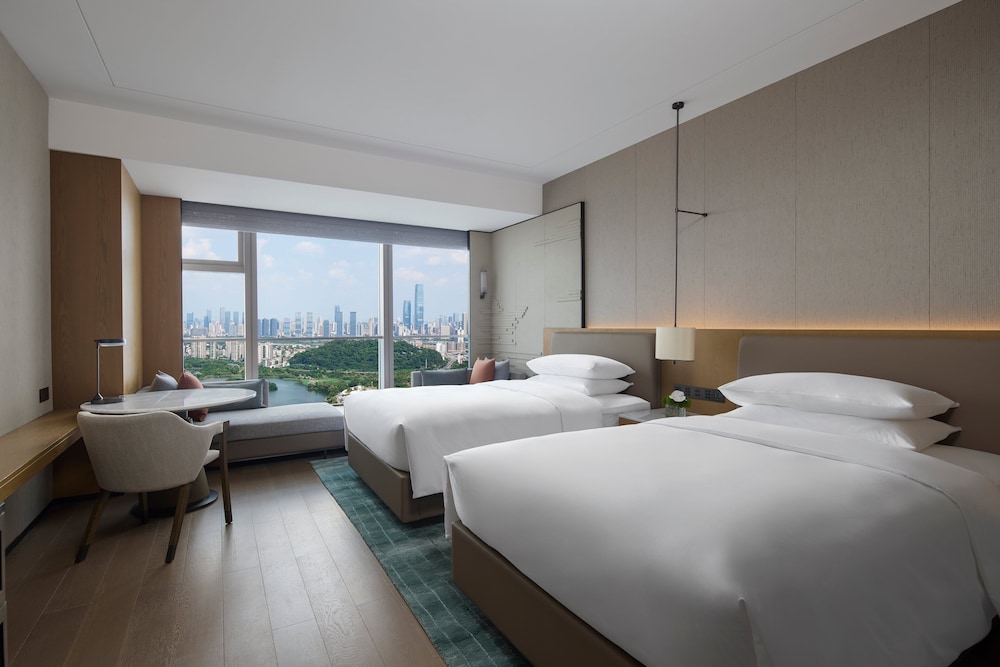 Deluxe Room, 2 Double Beds, Lake View