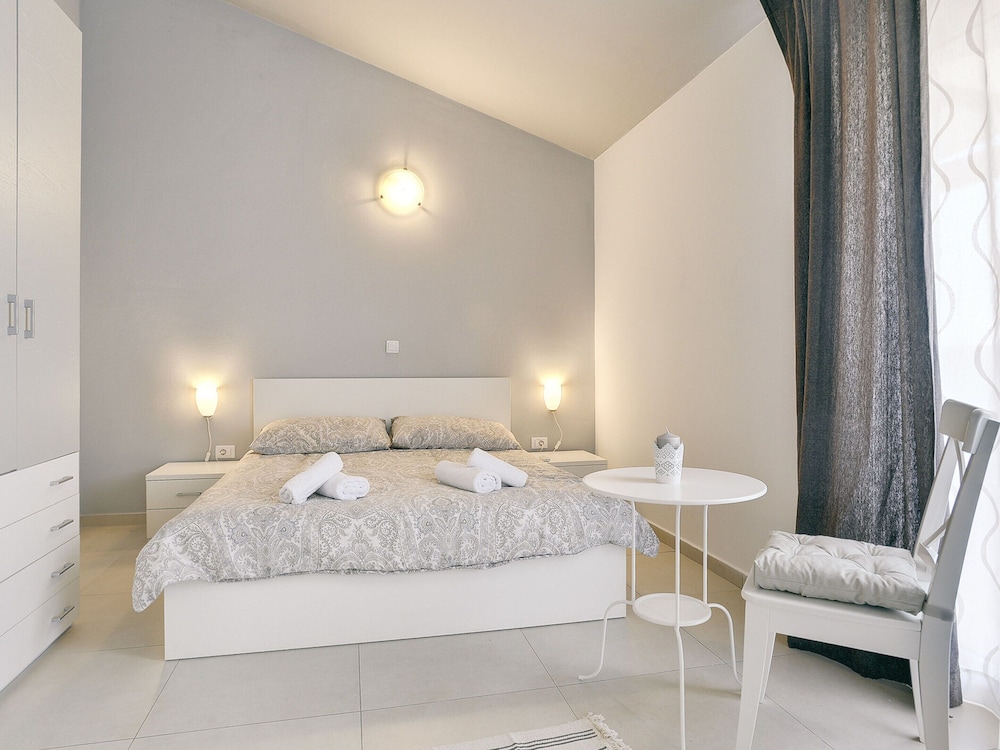 Villa photo 3