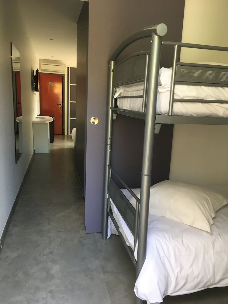 Triple Room, Ground Floor (Sea Side) photo 1