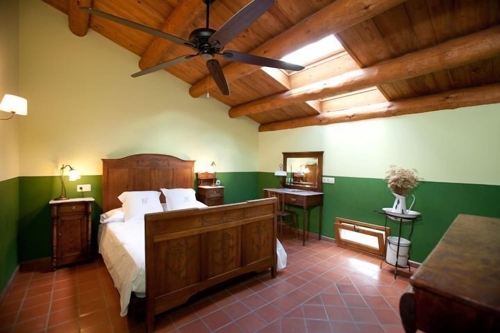 Superior Room (Family- abuhardillada)