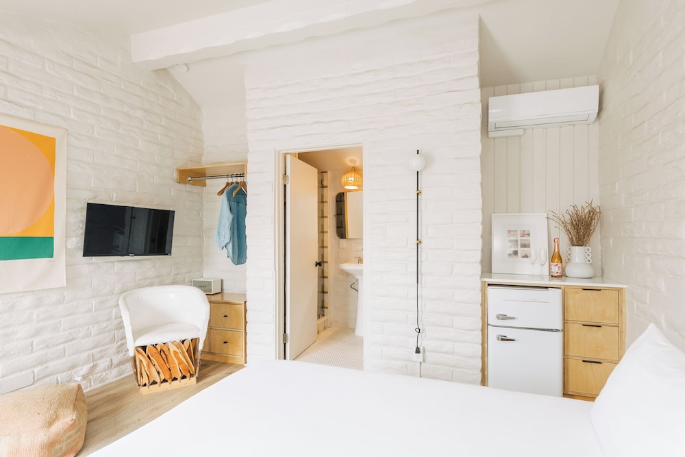 Deluxe Room, 1 Queen Bed, Patio