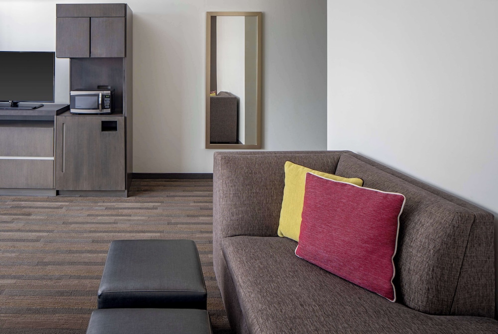 High Floor Studio King Suite photo 2