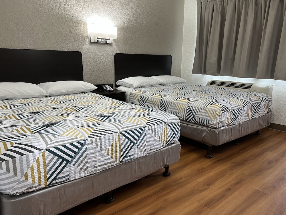 Standard Room, 2 Double Beds, Smoking, Refrigerator & Microwave photo 2