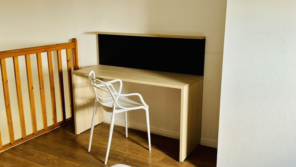 Duplex, Kitchenette - Photo 1