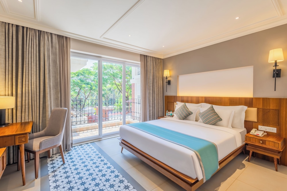 Grand Room, Garden View