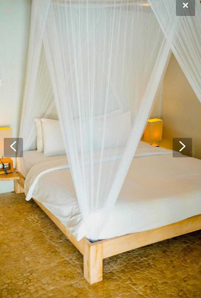Standard Single Room, Multiple Beds, Balcony, Pool View