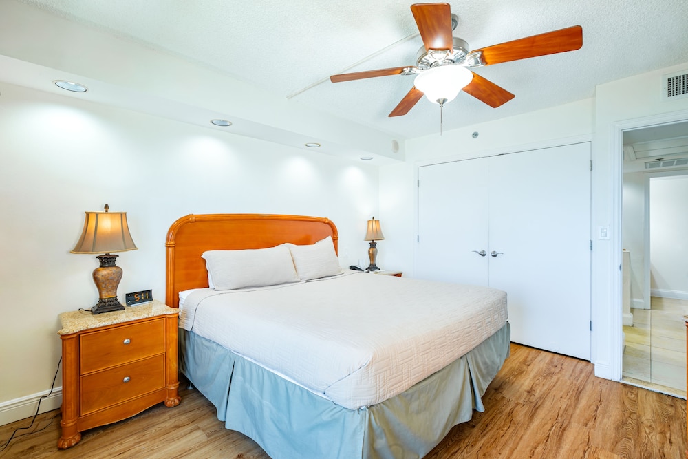 Deluxe 1 Bedroom Suite  - Ocean View photo 2