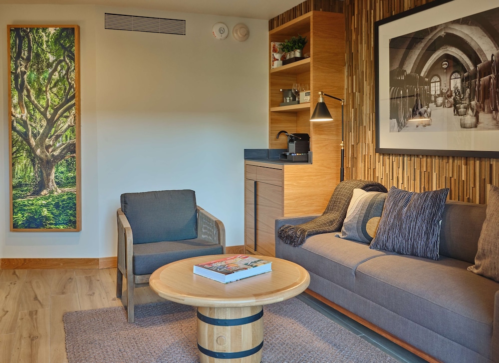 Studio, 1 King Bed, Accessible (Hearing) - Photo 9