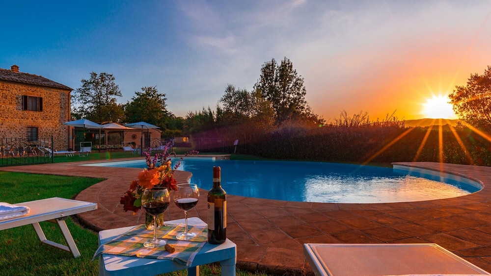 Villa photo 1