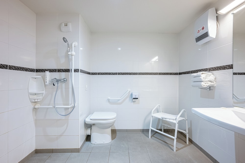 Double Room (Accessible aux Personnes à Mobilité R) photo 3