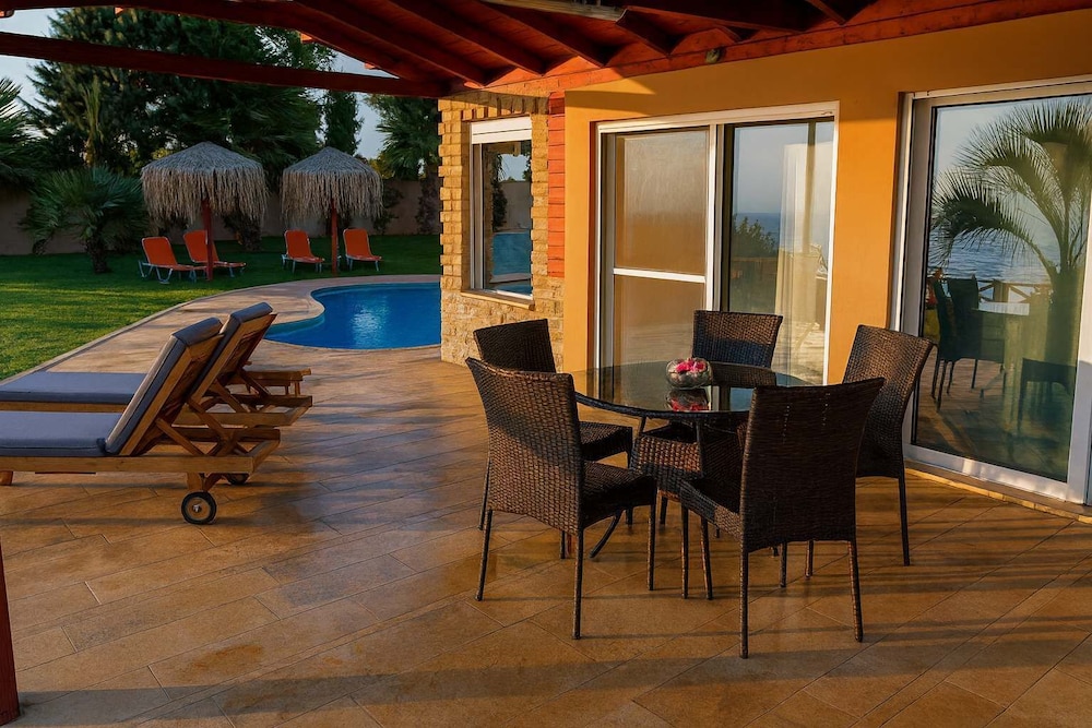 Atlas Villa Beachfront Sea View Escape, Billede 6
