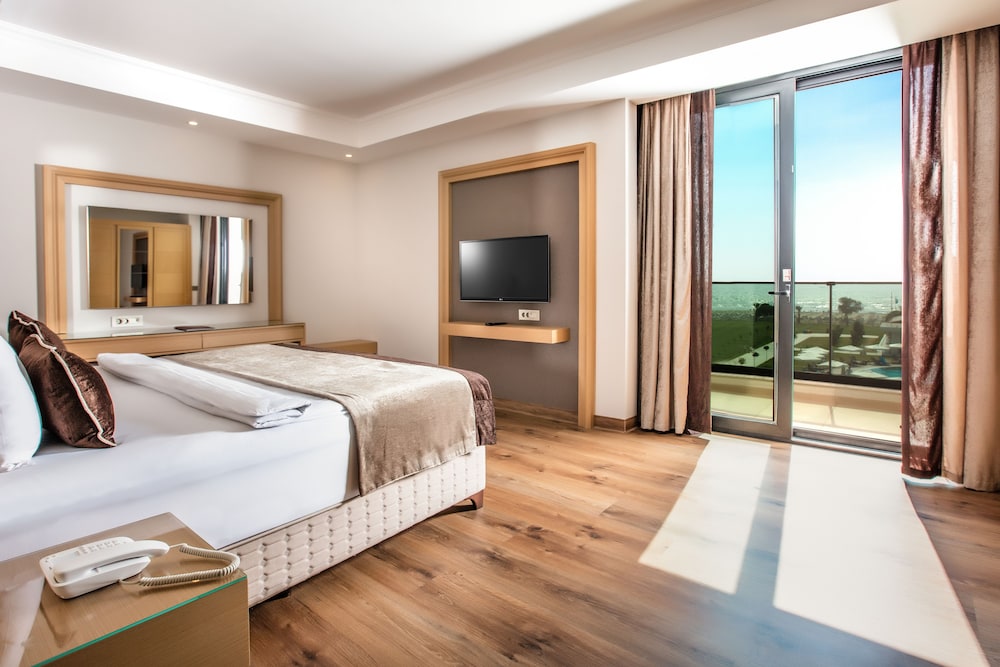 Suite, Sea View