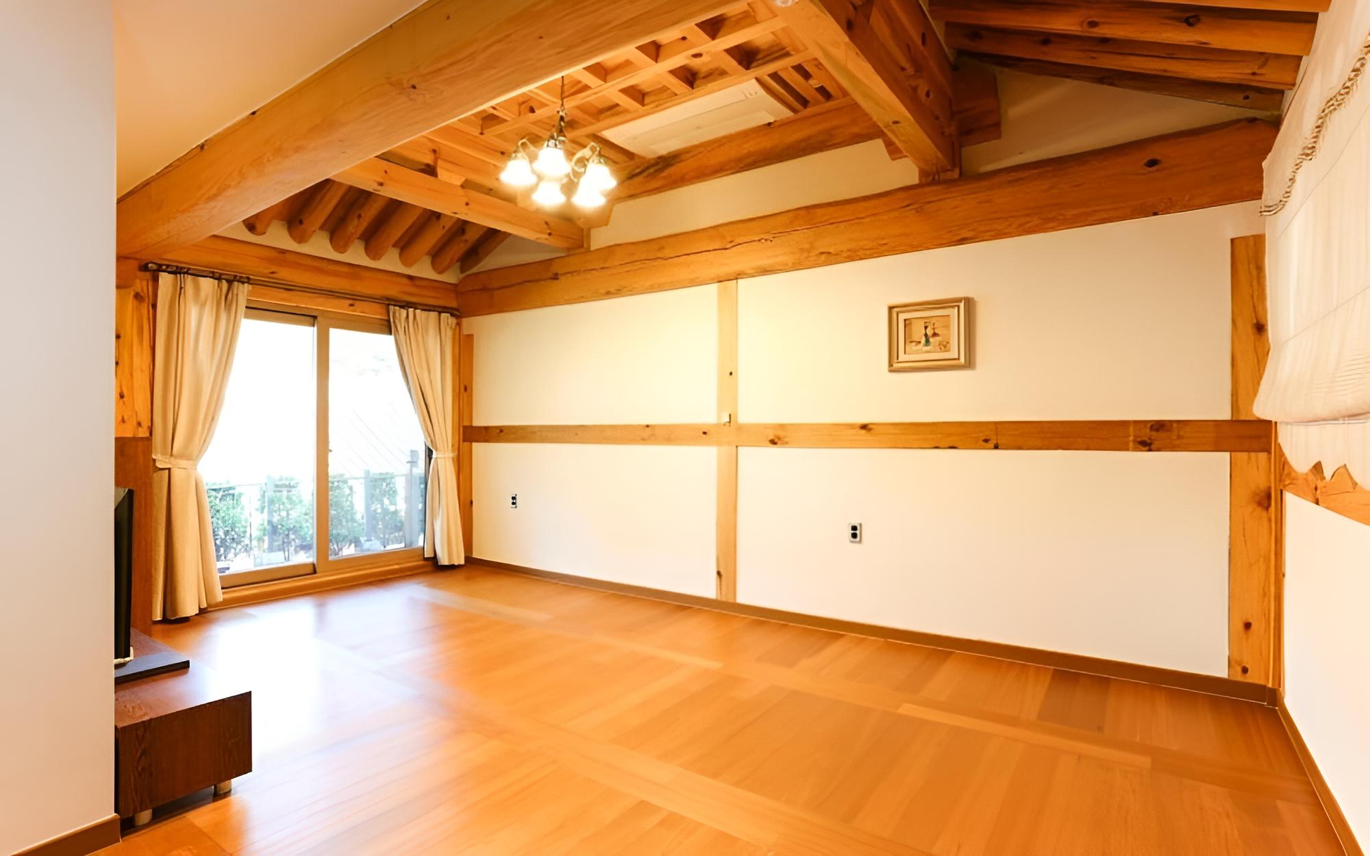 Room (Happiness (Ondol Room))
