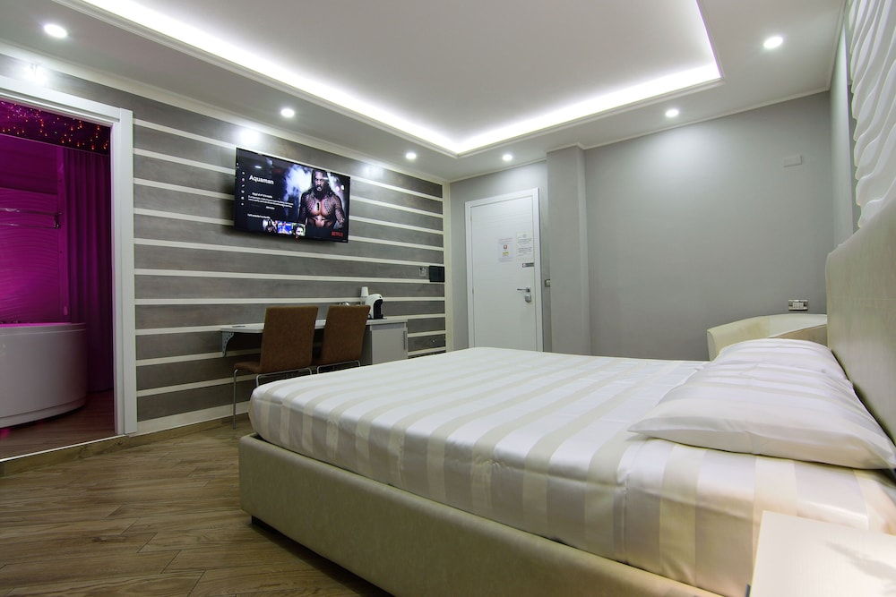 Luxury Suite photo 3