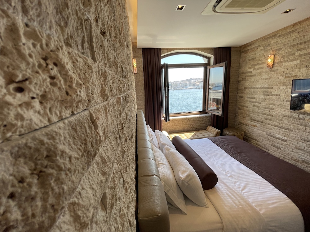 Deluxe Double or Twin Room photo 3