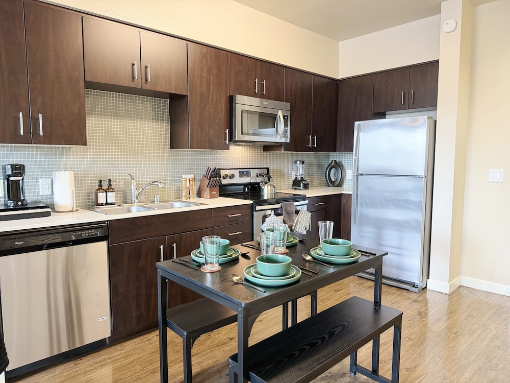 Beautiful 1 BR in LA Gym Pool 10mins to Cedar, Foto 8