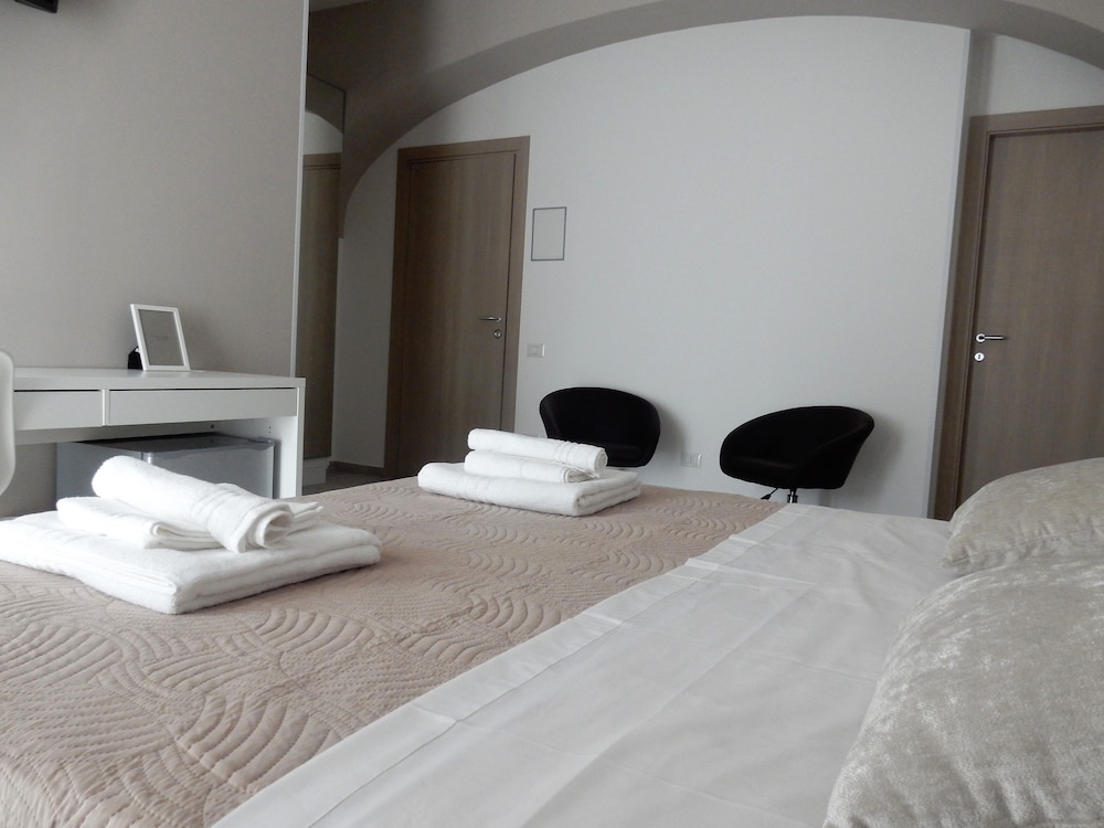 Exclusive Double or Twin Room, Terrace, City View photo 3