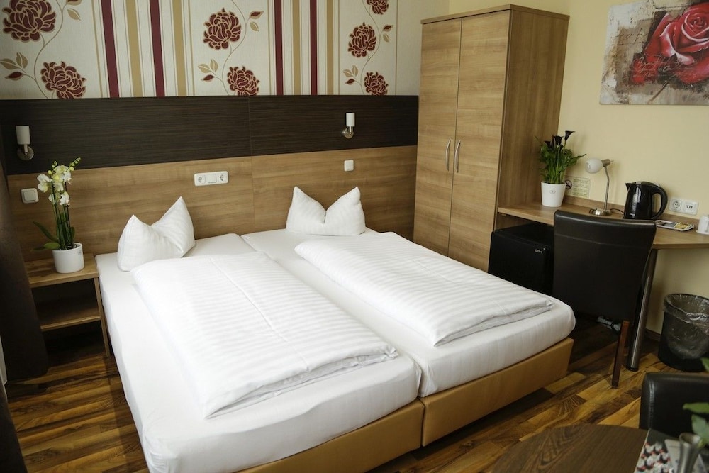 Double or Twin Room photo 2