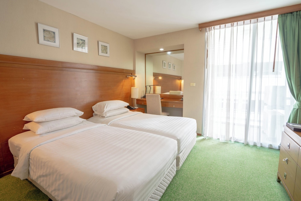 Suite, 1 Bedroom, Balcony (Twin Beds) photo 3