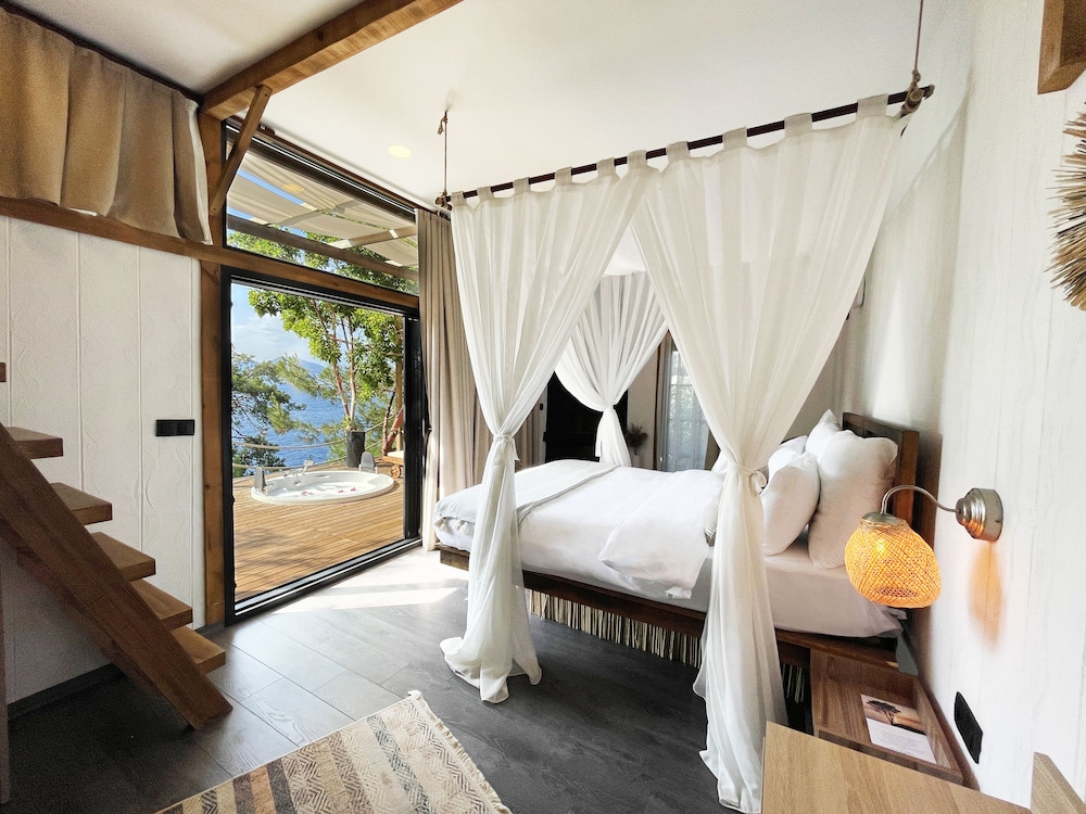 Boutique Suite - Photo 1