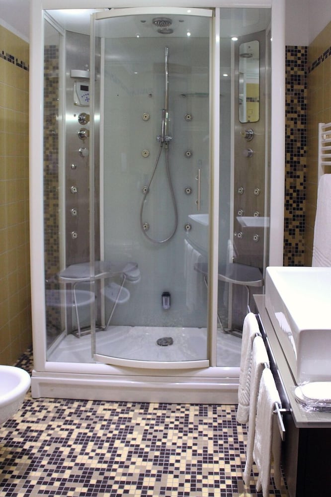 Business Double or Twin Room photo 3